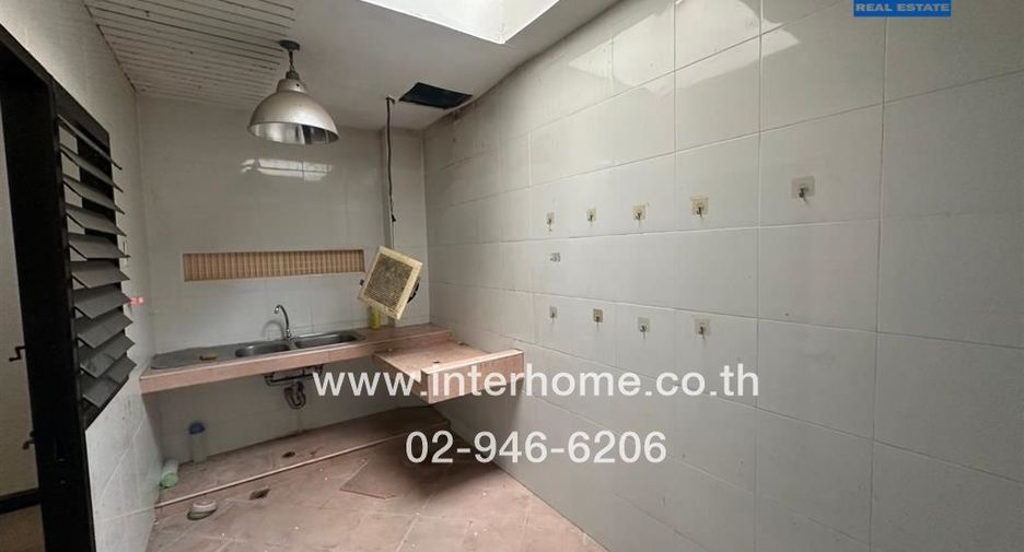 For sale 2 Beds townhouse in Mueang Nonthaburi, Nonthaburi