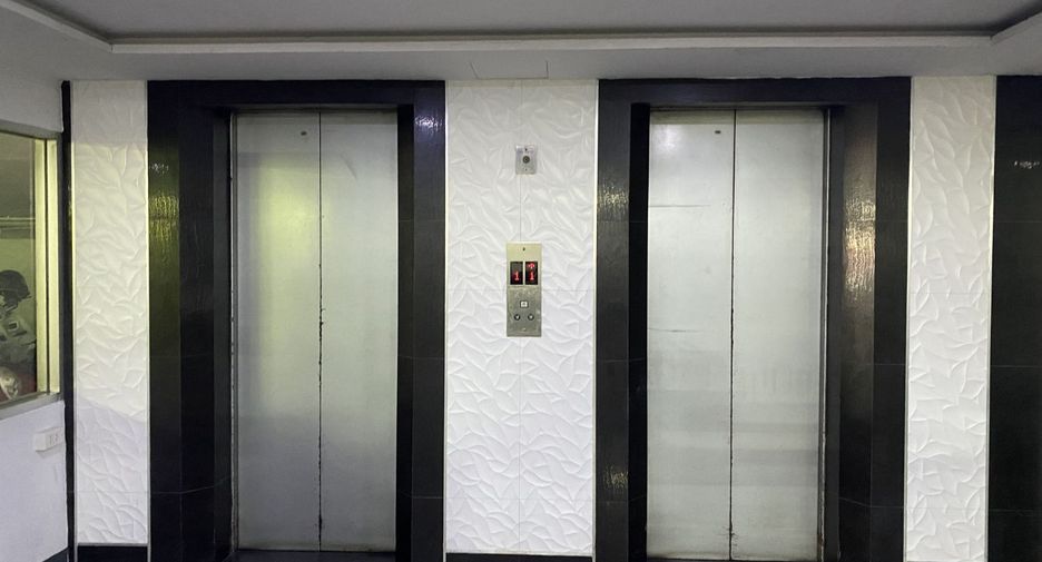 For sale studio condo in Huai Khwang, Bangkok