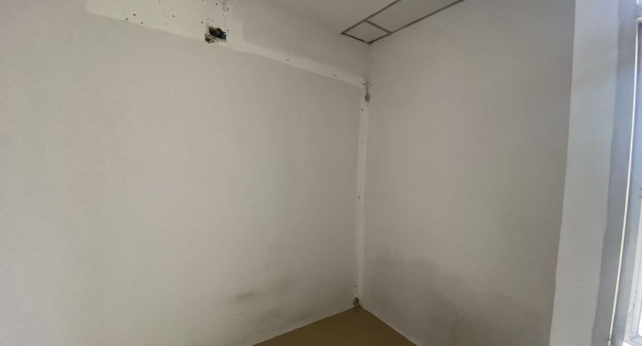 For sale studio condo in Huai Khwang, Bangkok