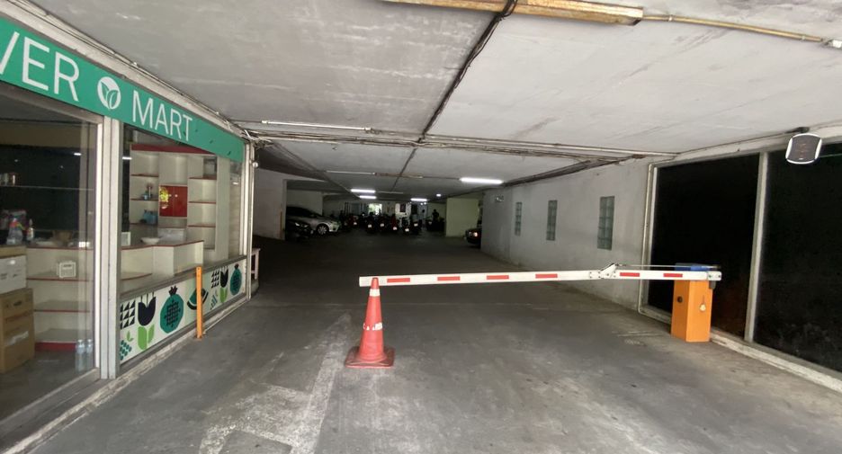 For sale studio condo in Huai Khwang, Bangkok