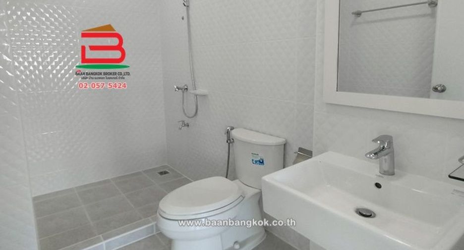 For sale 3 bed office in Saphan Sung, Bangkok