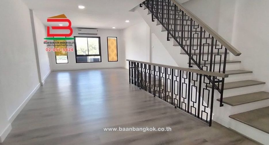 For sale 3 bed office in Saphan Sung, Bangkok