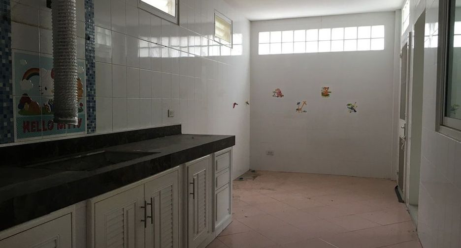 Haus zum Kauf mit Studio in Bang Bon, Bangkok