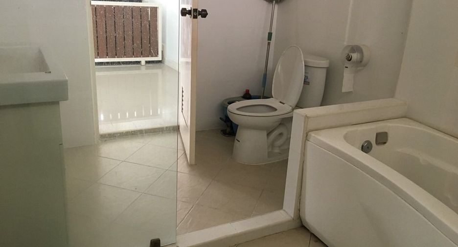 Haus zum Kauf mit Studio in Bang Bon, Bangkok