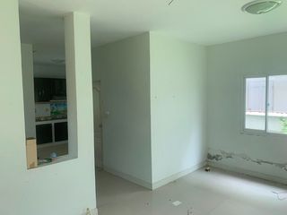 Haus zum Kauf mit Studio in Khlong Sam Wa, Bangkok