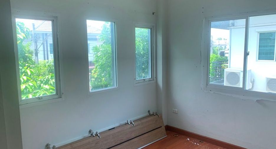 Haus zum Kauf mit Studio in Khlong Sam Wa, Bangkok