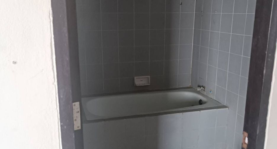 For sale studio condo in Chom Thong, Bangkok