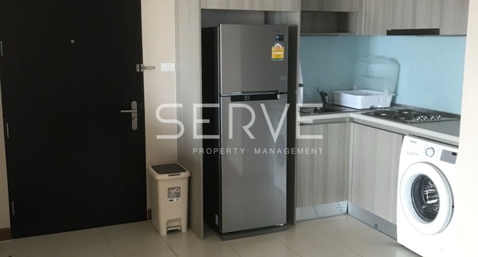 For rent 2 bed condo in Huai Khwang, Bangkok