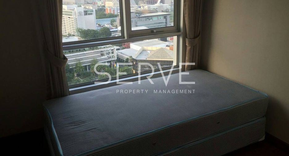 For rent 2 bed condo in Huai Khwang, Bangkok