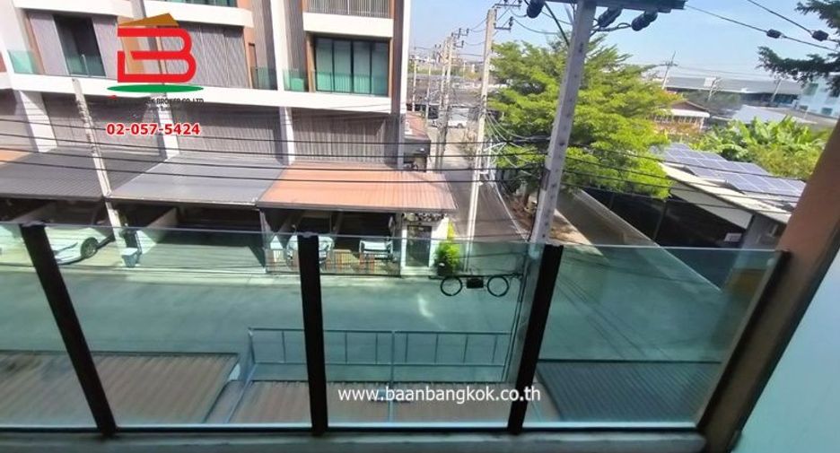 For sale 2 bedrooms townhouse in Bang Khun Thian, Bangkok