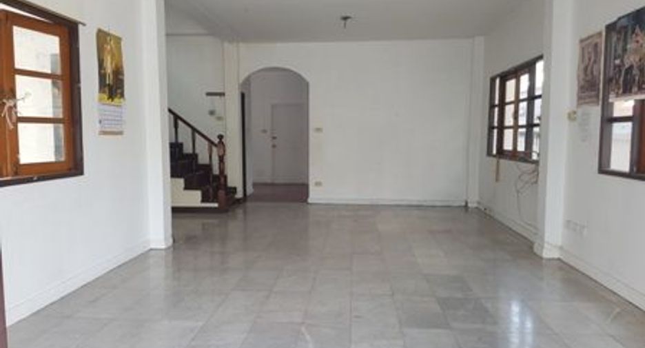 À vendre studio maison à Thung Khru, Bangkok