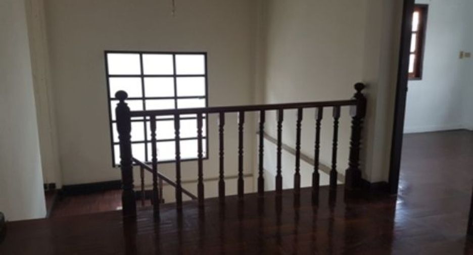 À vendre studio maison à Thung Khru, Bangkok