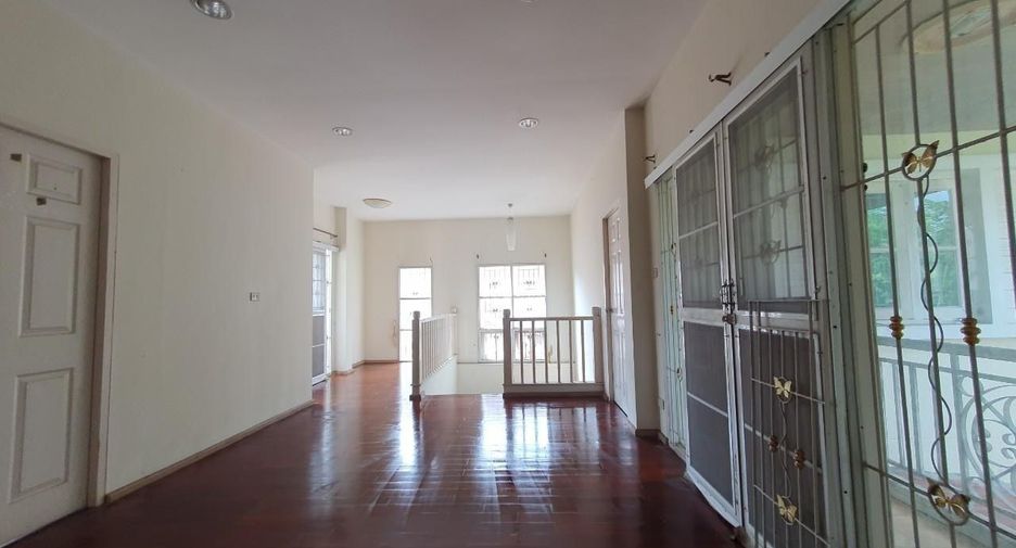 For sale studio house in Khlong Sam Wa, Bangkok