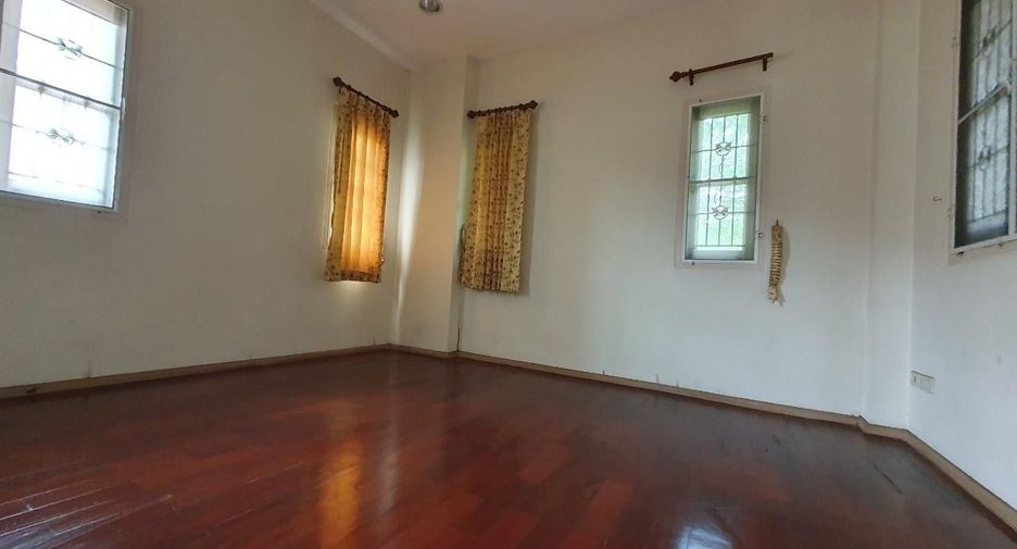 For sale studio house in Khlong Sam Wa, Bangkok