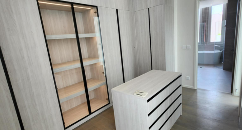 For rent 4 bedrooms house in Wang Thonglang, Bangkok