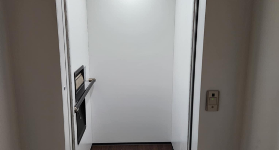 For rent 4 bedrooms house in Wang Thonglang, Bangkok