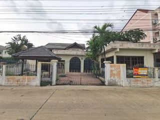 Casa en venta de estudio en Khlong Sam Wa, Bangkok