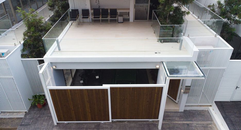 For sale 4 bedrooms house in Thalang, Phuket