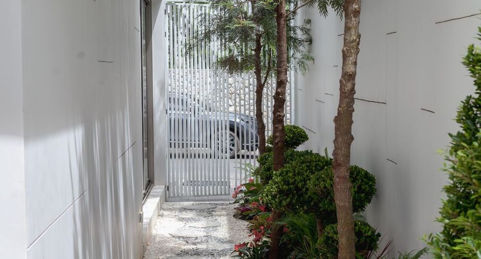 For sale 4 bedrooms house in Thalang, Phuket