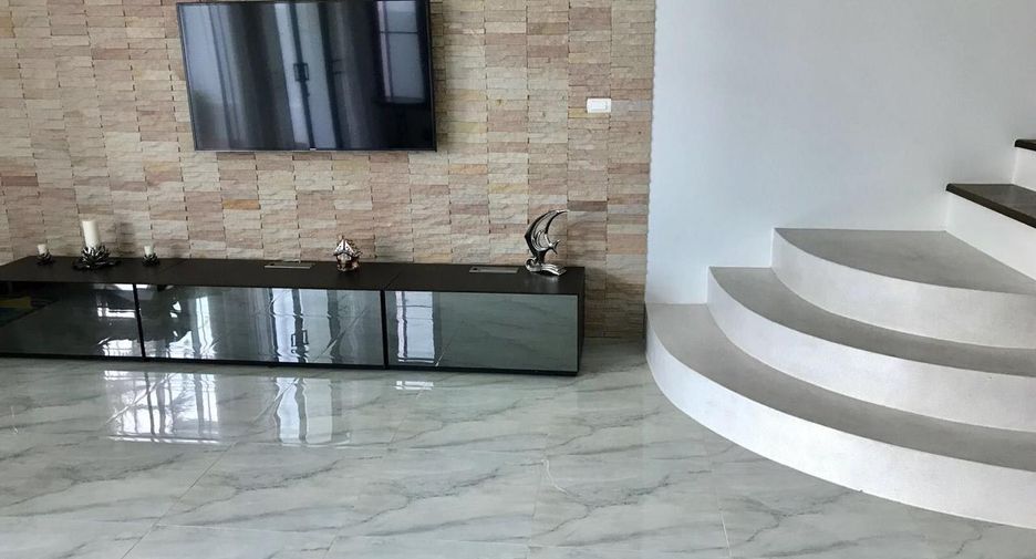 For sale 3 ベッドルーム townhouse in Kathu, Phuket