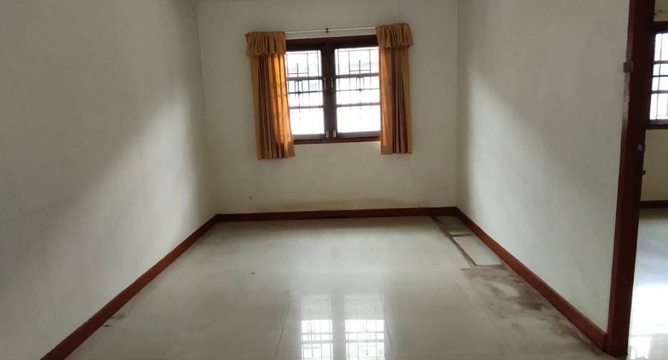 Casa en venta de estudio en Bang Khae, Bangkok
