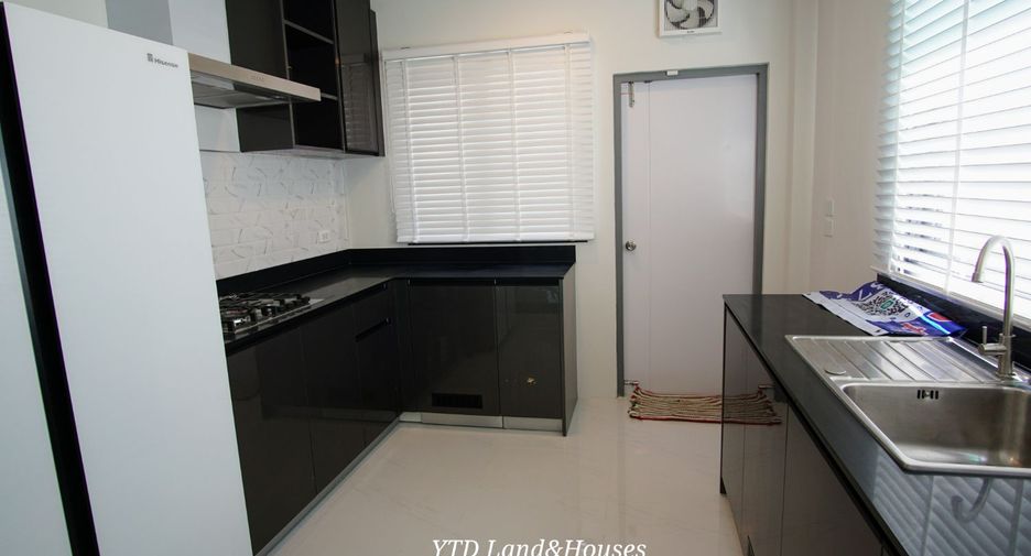 For rent 4 bedrooms house in Bang Phli, Samut Prakan