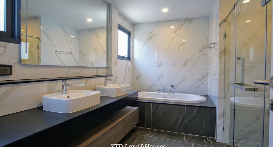 For rent 4 bedrooms house in Bang Phli, Samut Prakan