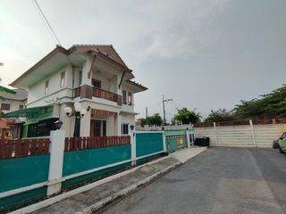 Haus zum Kauf mit Studio in Lat Krabang, Bangkok
