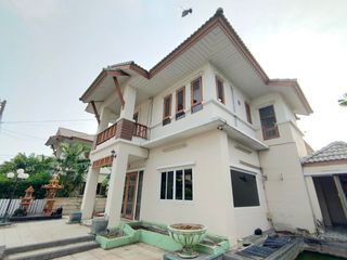 Haus zum Kauf mit Studio in Lat Krabang, Bangkok