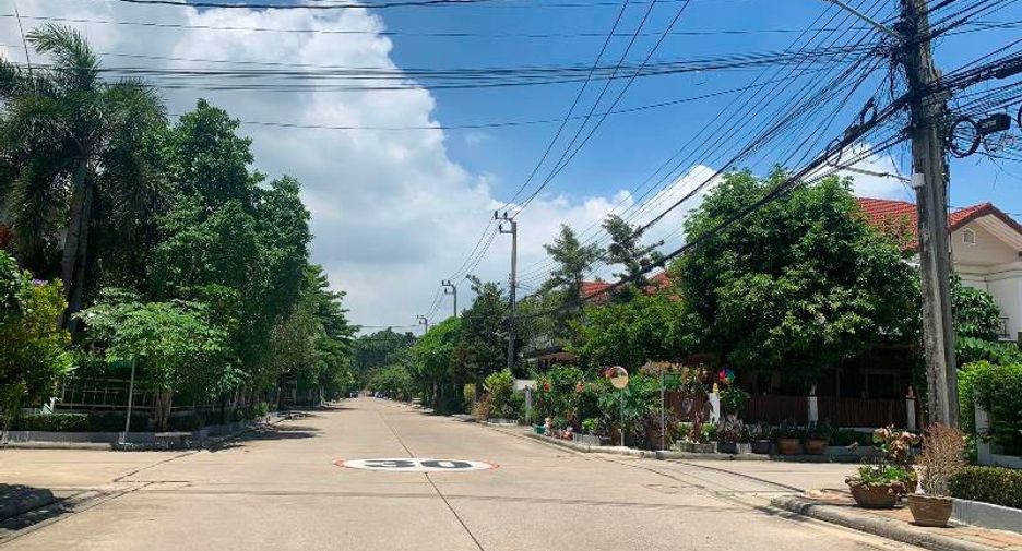 For sale studio house in Khlong Sam Wa, Bangkok