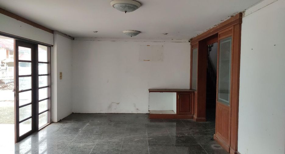À vendre studio maison à Thung Khru, Bangkok