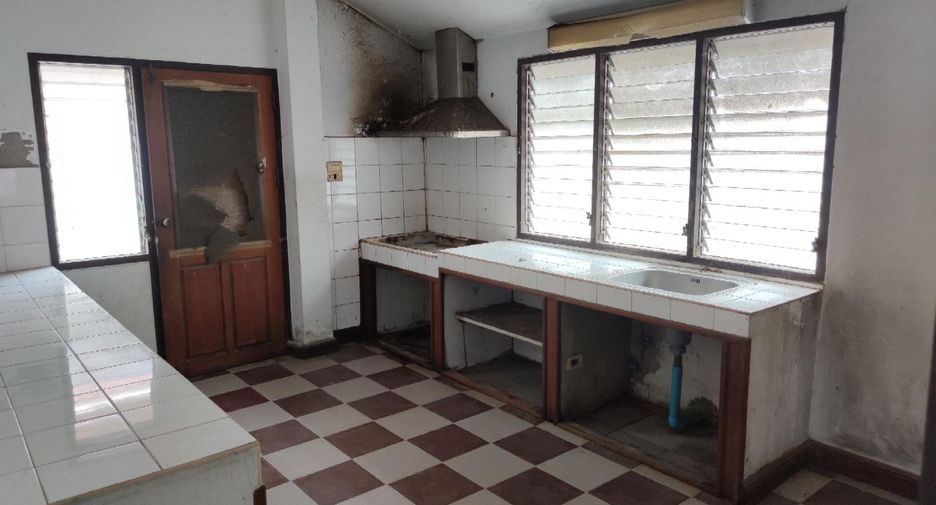 À vendre studio maison à Thung Khru, Bangkok