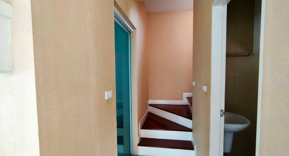 À vendre studio maison à Min Buri, Bangkok