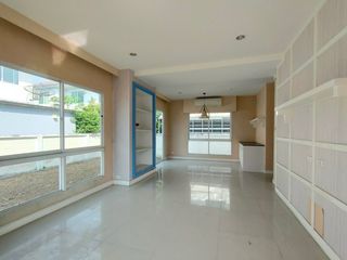 À vendre studio maison à Min Buri, Bangkok