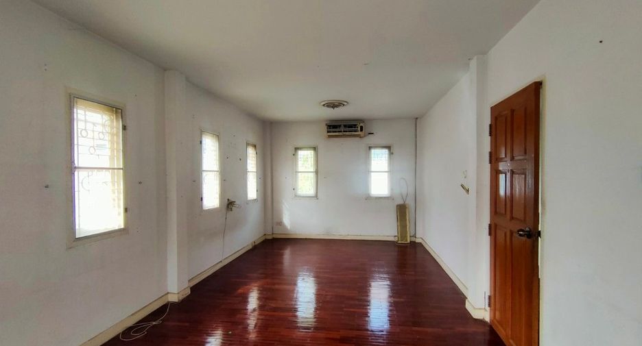 For sale studio house in Saphan Sung, Bangkok
