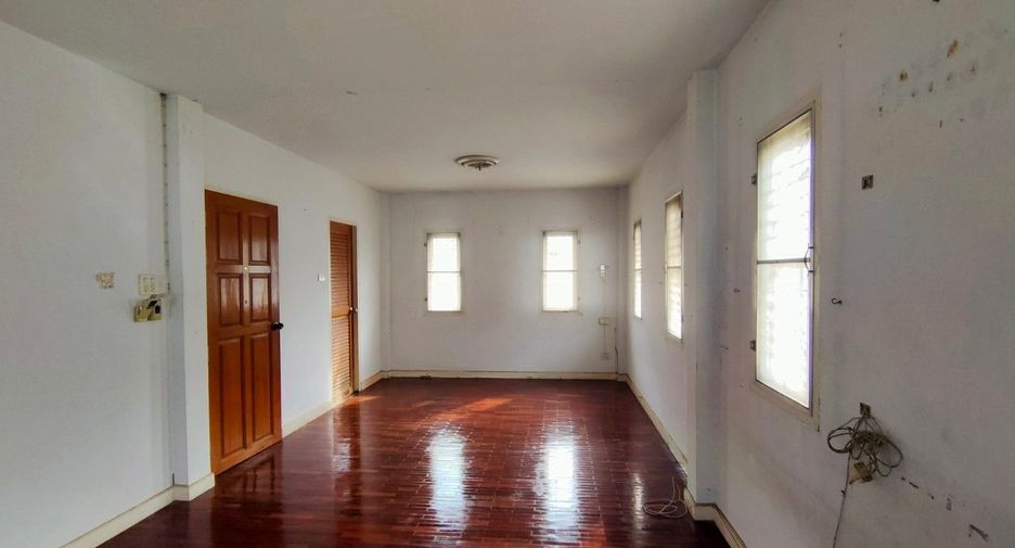 For sale studio house in Saphan Sung, Bangkok