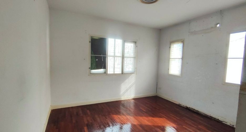 For sale studio house in Saphan Sung, Bangkok
