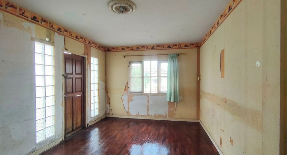 For sale studio house in Saphan Sung, Bangkok
