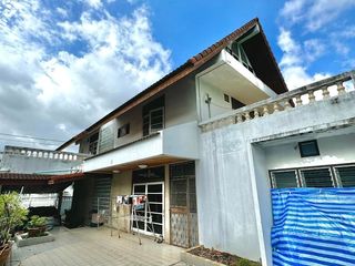 For sale 4 Beds house in Yan Nawa, Bangkok