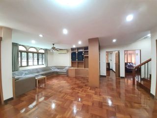 For rent 5 Beds house in Khlong Toei, Bangkok