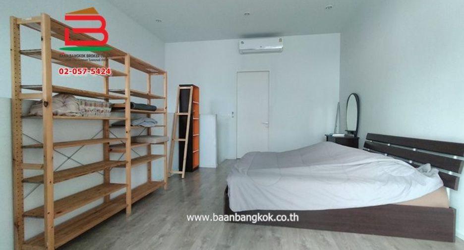 Casa adosada en venta de 2 habitaciones en Pak Kret, Nonthaburi