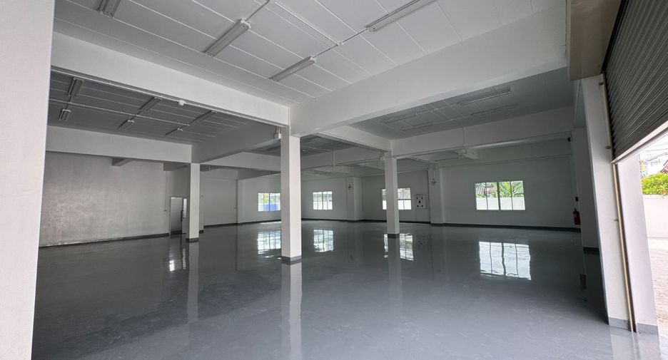 For rent warehouse in Mueang Samut Prakan, Samut Prakan