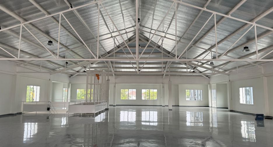 For rent warehouse in Mueang Samut Prakan, Samut Prakan