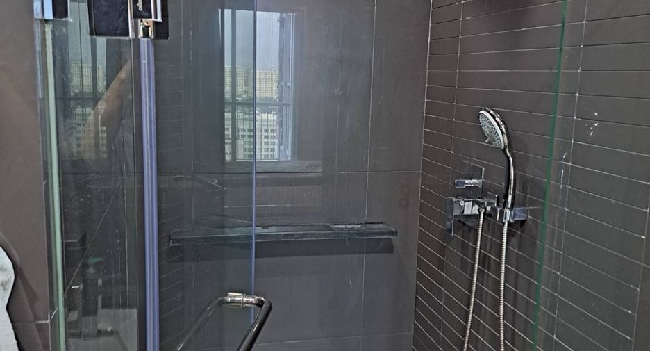 À vendre 1 chambre condo à Phra Khanong, Bangkok