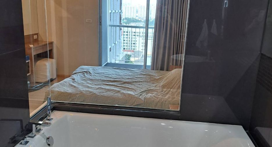 À vendre 1 chambre condo à Phra Khanong, Bangkok