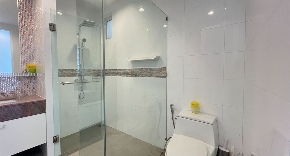 For sale 2 bed condo in Nuea Khlong, Krabi