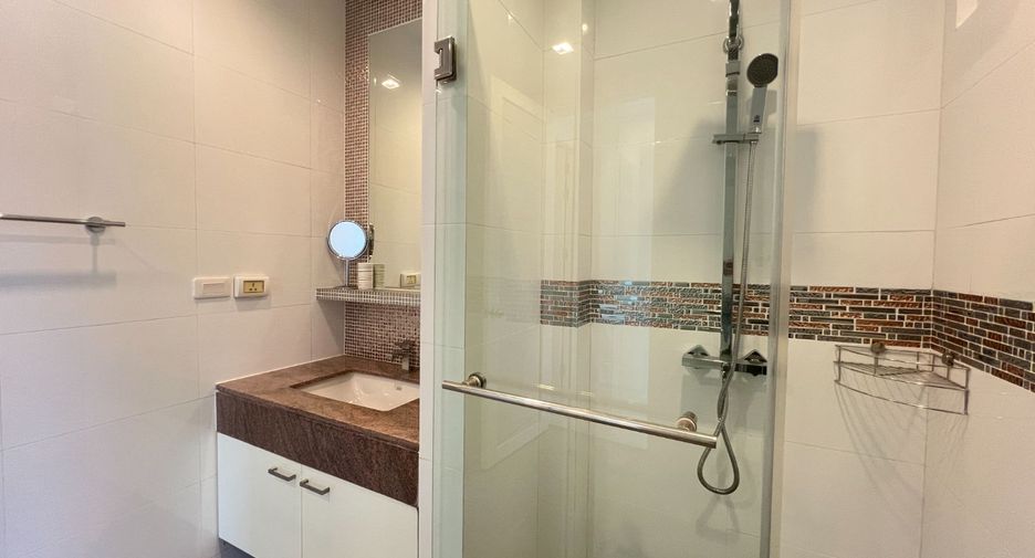 For sale 2 bed condo in Nuea Khlong, Krabi