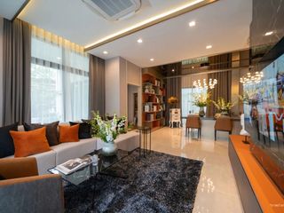 Casa en venta de 5 habitaciones en Khlong Sam Wa, Bangkok