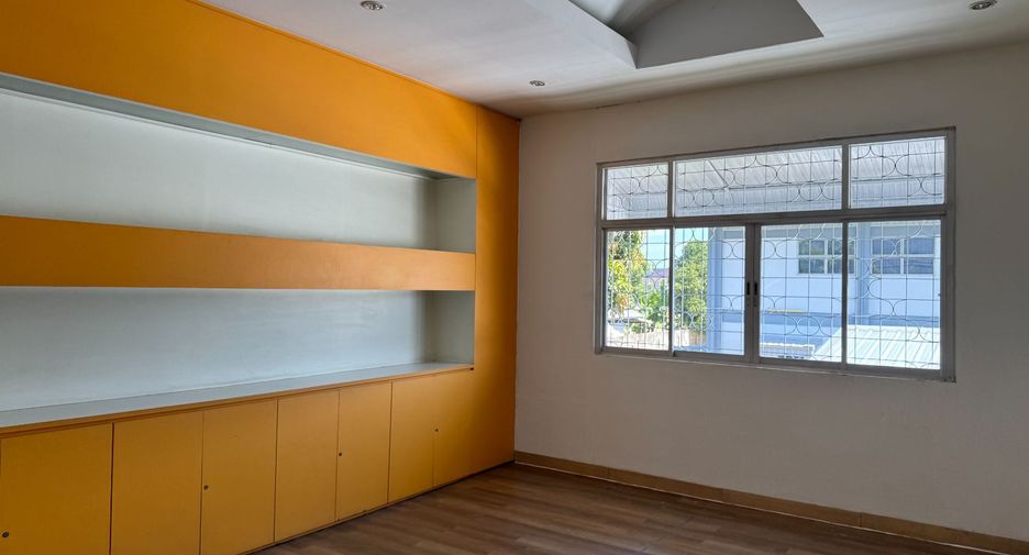 For rent warehouse in Bang Na, Bangkok