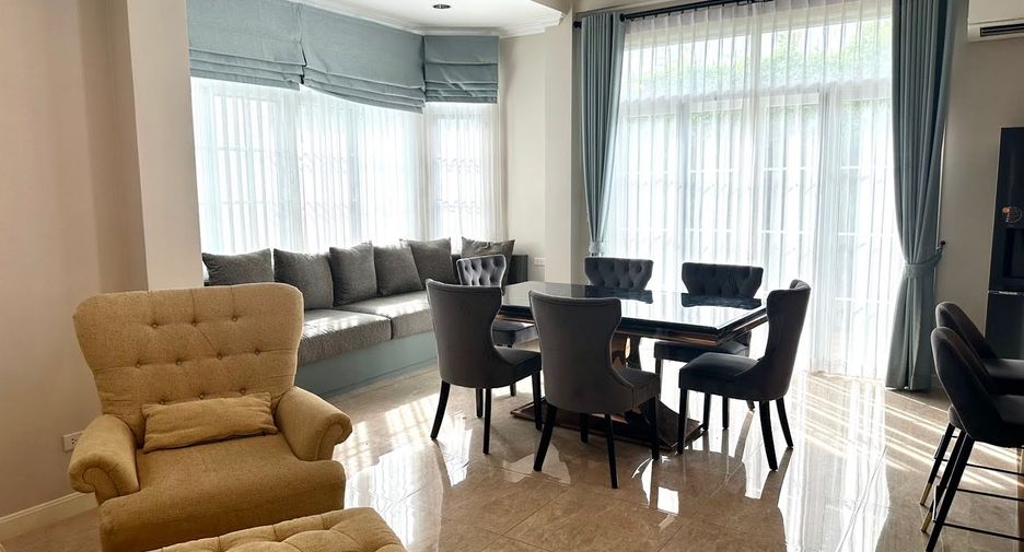 For rent 4 bedrooms house in Bang Na, Bangkok
